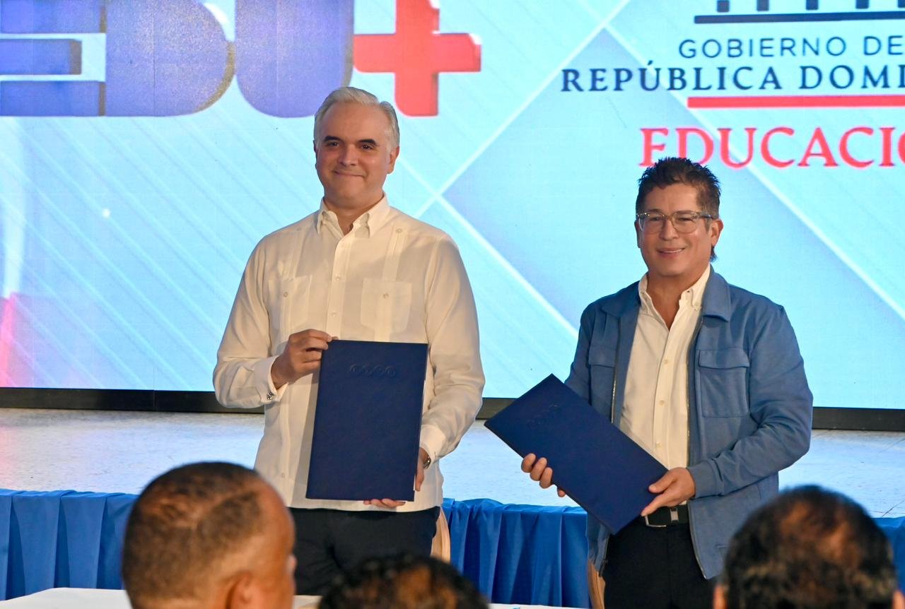 RTVD entrega serie animada “Trinitarios” al Ministerio de Educación